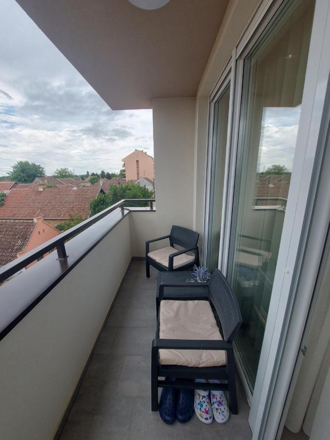 Kat Apartman Apartamento Subotica Exterior foto